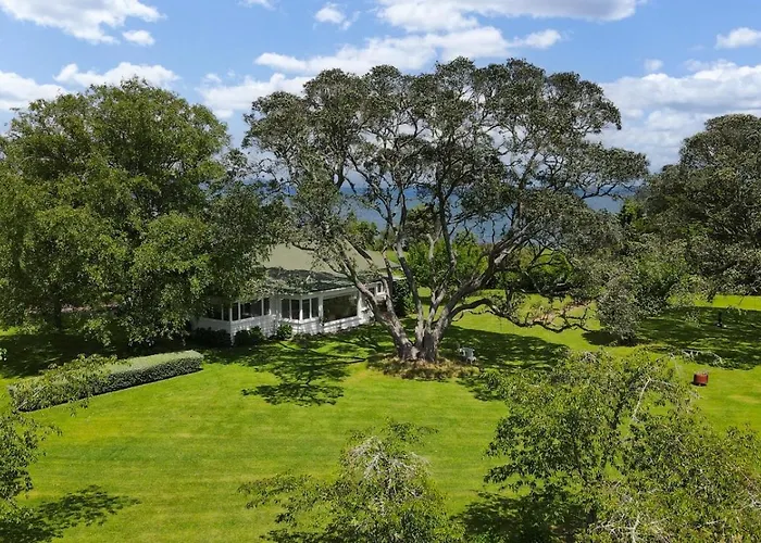 Te Puaha | River & Lakefront Retreat Ferienhaus Rotorua