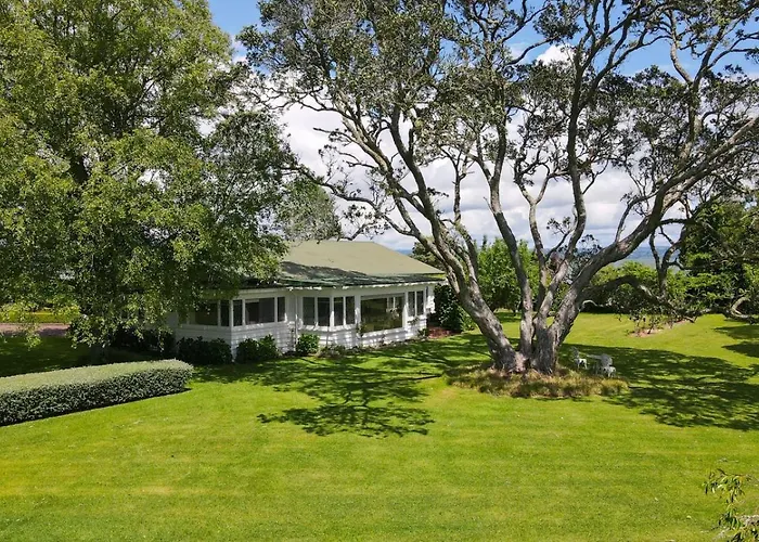 Te Puaha | River & Lakefront Retreat Ferienhaus Rotorua